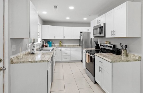 Chattanooga House | This house is a 3 bedroom(s), 2 bathrooms, located in Chattanooga, TN.