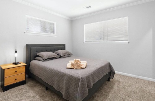 Chattanooga House | This house is a 3 bedroom(s), 2 bathrooms, located in Chattanooga, TN.