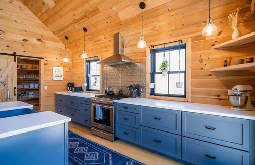 Sunderland House | This house is a 3 bedroom(s), 3 bathrooms, located in Sunderland, VT.