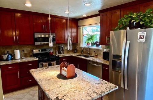 Roseville House | This house is a 3 bedroom(s), 2 bathrooms, located in Roseville, CA.