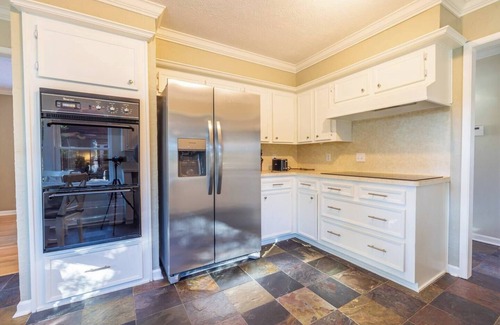 Meadows Place House | This house is a 3 bedroom(s), 2 bathrooms, located in Stafford, TX.