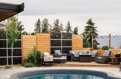 Southwest Mission House | This house is a 3 bedroom(s), 3.5 bathrooms, located in Kelowna, BC.