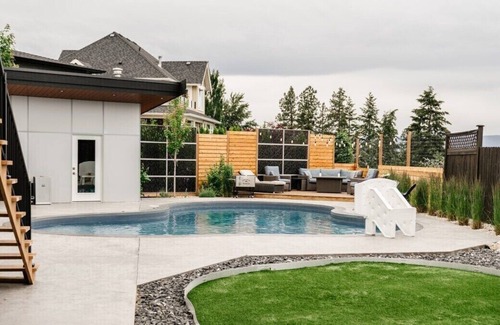 Southwest Mission House | This house is a 3 bedroom(s), 3.5 bathrooms, located in Kelowna, BC.
