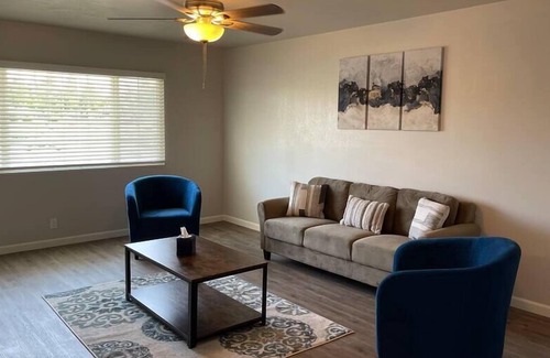 Visalia House | This house is a 3 bedroom(s), 2 bathrooms, located in Visalia, CA.