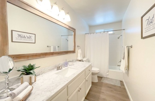 Tulare House | This house is a 3 bedroom(s), 2 bathrooms, located in Tulare, CA.