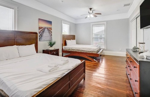 Springfield House | This house is a 3 bedroom(s), 2.5 bathrooms, located in Jacksonville, FL.