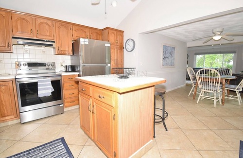 Narragansett House | This house is a 3 bedroom(s), 1.5 bathrooms, located in Narragansett, RI.