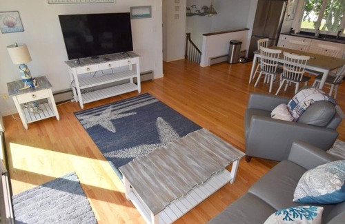 Saunderstown House | This house is a 3 bedroom(s), 2 bathrooms, located in North Kingstown, RI.