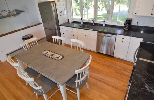 Saunderstown House | This house is a 3 bedroom(s), 2 bathrooms, located in North Kingstown, RI.