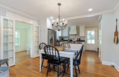Bluefields House | This house is a 4 bedroom(s), 3 bathrooms, located in Nashville, TN.