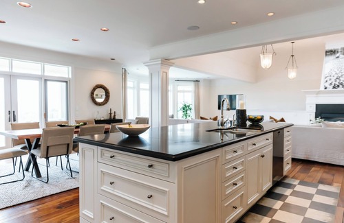 Southwest Mission House | This house is a 4 bedroom(s), 3.5 bathrooms, located in Kelowna, BC.
