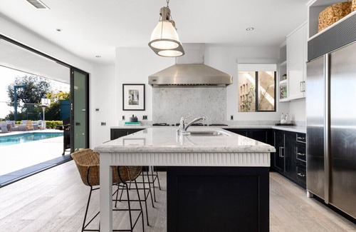 Trousdale Estates House | This house is a 4 bedroom(s), 4.5 bathrooms, located in Beverly Hills, CA.