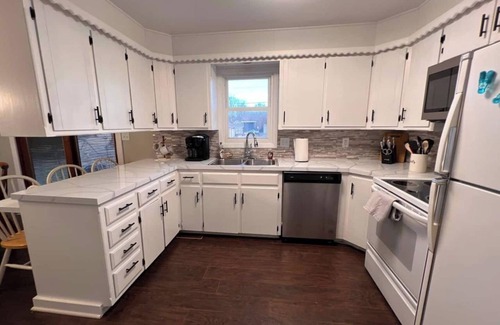Rose Hill House | This house is a 5 bedroom(s), 2 bathrooms, located in Rose Hill, KS.