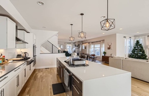 Sloan Lake House | This house is a 5 bedroom(s), 4 bathrooms, located in Denver, CO.