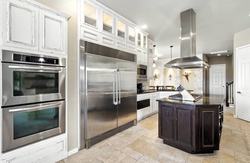 Rocky Ridge House | This house is a 6 bedrooms, 5 bathrooms, located in Austin, TX.