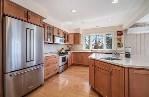 Harbor Springs House | This house is a 3 bedroom(s), 2 bathrooms, located in Harbor Springs, MI.