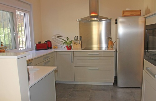 Mornas House | This independent vacation home is located in the hills of the old village of Mornas.