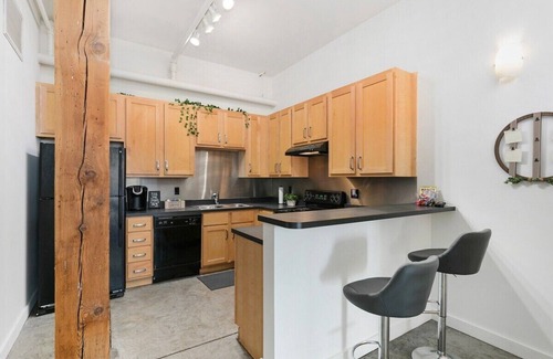 Downtown St. Louis Apartment | This loft is a 2 bedroom(s), 2 bathrooms, located in St. Louis, MO.