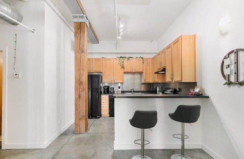 Downtown St. Louis Apartment | This loft is a 2 bedroom(s), 2 bathrooms, located in St. Louis, MO.