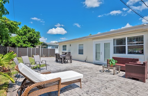 Miramar House | This luxurious 3 bedrooms 2 bathrooms, Jacuzzi pool