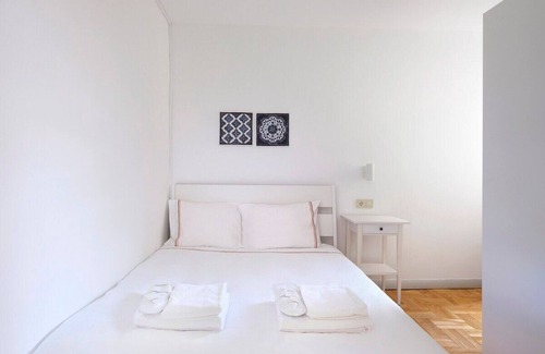Bebek Apartment | This modern bright gorgeous 2bedroom, 1bathroom spacious home is situated right across Bebek Park