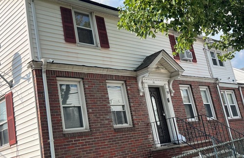 Irvington House | This's private room in Irvington 8 to 10 minutes to Newark air port