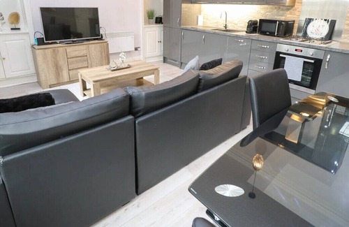 Wakefield Apartment | This serviced apartment is a 1 bedroom(s), 1 bathrooms, located in West Yorkshire, England.