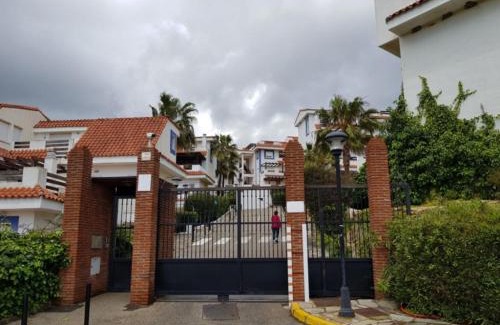 Alhendin Apartment | This spectacular 3-bedroom apart