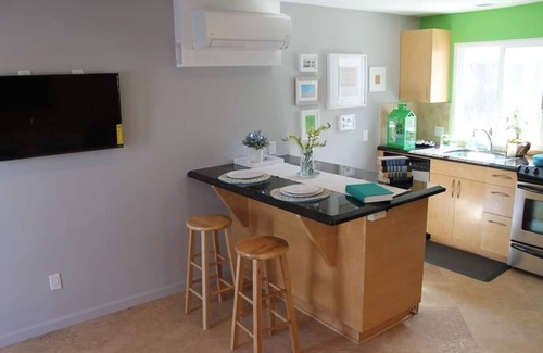 South Mission Beach Apartment | This studio is a 0 bedroom(s), 1 bathrooms, located in San Diego, CA.