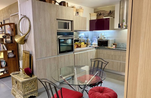 La Londe-les-Maures House | This surprisingly charming loft is in a quiet location, close to the CV and 3 km from the beaches.
