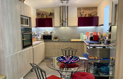 La Londe-les-Maures House | This surprisingly charming loft is in a quiet location, close to the CV and 3 km from the beaches.