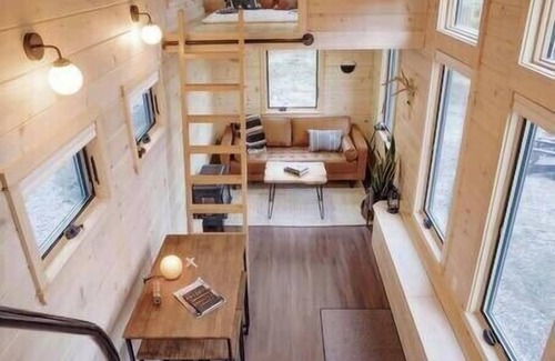 Chester Apartment | This tiny house is a 1 bedroom(s), 1 bathrooms, located in Chester, VT.