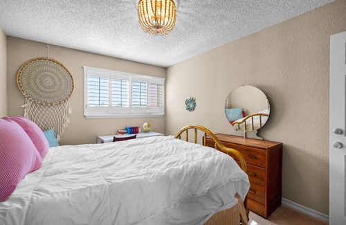 El Paso House | This townhouse is a 3 bedroom(s), 1.5 bathrooms, located in El Paso, TX.