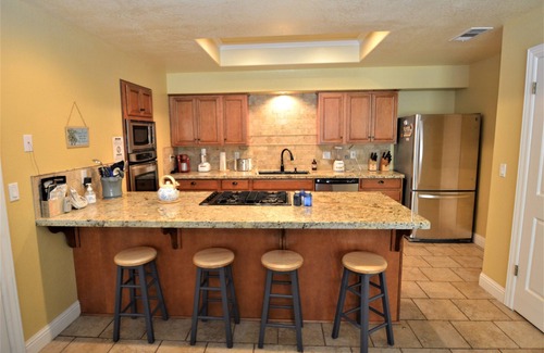 Bass Lake House | This townhouse is a 3 bedroom(s), 3 bathrooms, located in Bass Lake, CA.