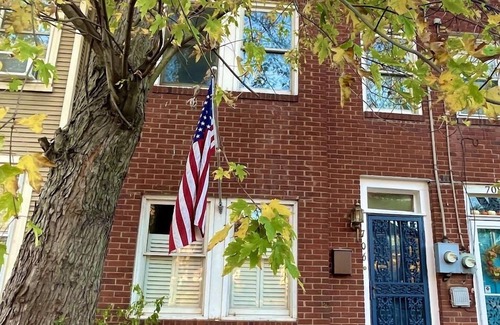 Old Town West House | This townhouse is a 2 bedroom(s), 2 bathrooms, located in Alexandria, VA.