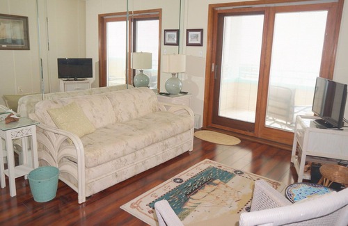 Dennisville Condo | This unit has the best of all worlds that Sea Isle City has to offer