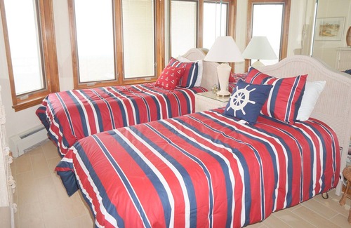 Dennisville Condo | This unit has the best of all worlds that Sea Isle City has to offer