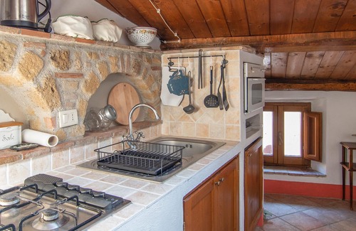Sorano Apartment | This vacation apartment is located in the center of the medieval town of Sorano.