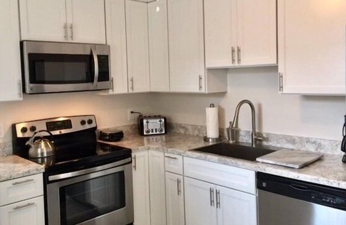 Village Green House | This Village Green Twin offers the perfect oasis for your next Cape May vacation.
