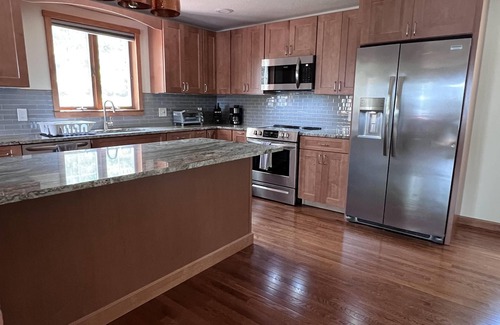 Harpswell House | This waterfront Cundy's Harbor classic is the perfect spot for family and friends.