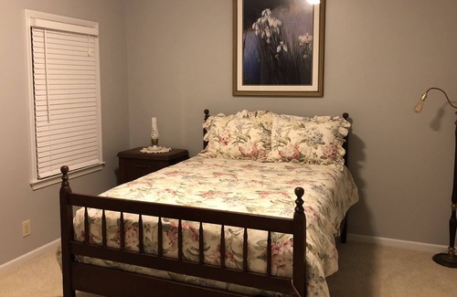Arrington House | Thistle and Butterfly Private Country Getaway