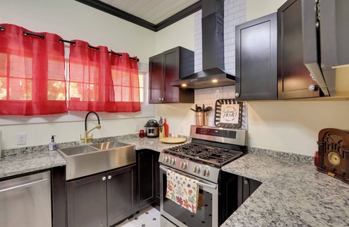 Thomasville Cottage | Thomasville Cottage Near The Big Oak & Downtown!