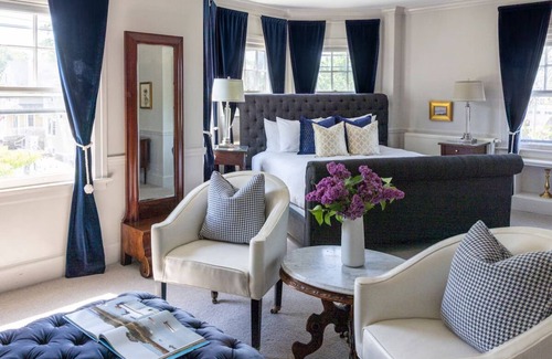 Kennebunkport Hotel | Thompson Suite with Fireplace at Kennebunkport Inn, Near Dock Square