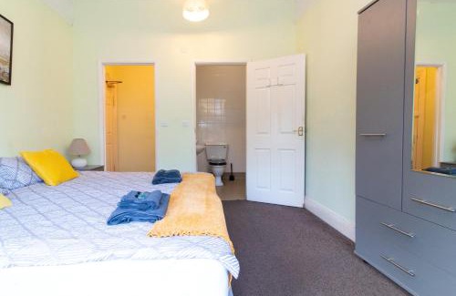 Shirley House | Thornbury Guest House Room 2