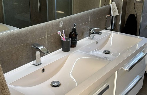 Thornton Apartment | Thornton Awesome Stay 3