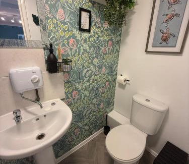 Runnymede Apartment | Thorpe Park Studio - Detached Stay & Free Gated Parking