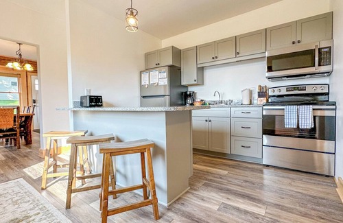 Silver Bay Cottage | Thorson's Cottage - Lake Superior - Silver Bay, MN - Cascade Vacation Rentals