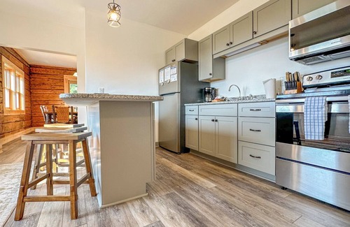 Silver Bay Cottage | Thorson's Cottage - Lake Superior - Silver Bay, MN - Cascade Vacation Rentals