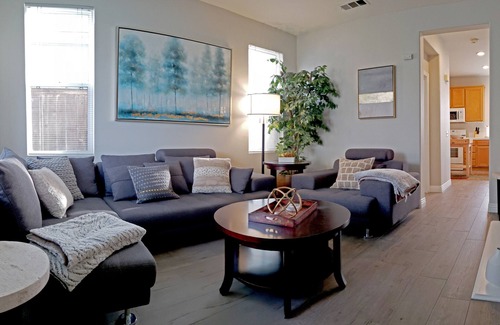 Port Hueneme House | Three bedroom 2.5 Bath Port Hueneme retreat near Beach, Harbor, Naval Base!