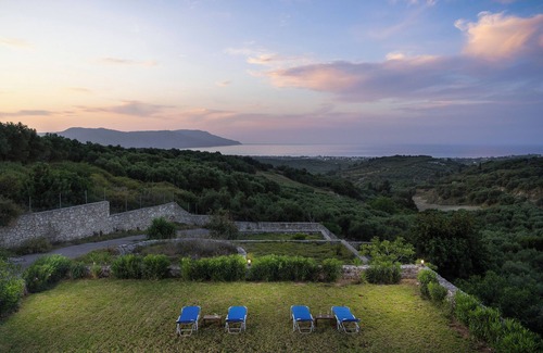 Filaki Apartment | Three-Bedroom Apartment with amazing sea view